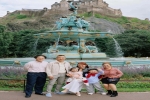 Chi Bảo cùng gia đình và con trai lớn đi chơi Scotland