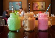 Lương 10 triệu nhưng uống ly trà sữa 70 nghìn đồng