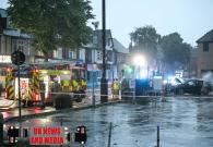 Xe điện bốc cháy dữ dội ngay trạm sạc dưới trời mưa lớn ở Birmingham