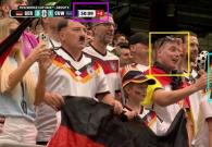 Xác minh ảnh cổ động viên giống Hitler tại World Cup