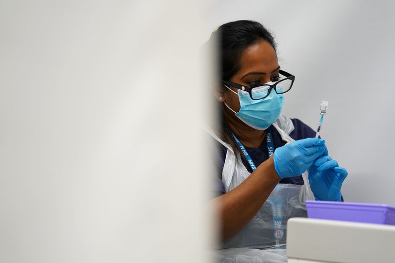 chich mui vaccine thu 3