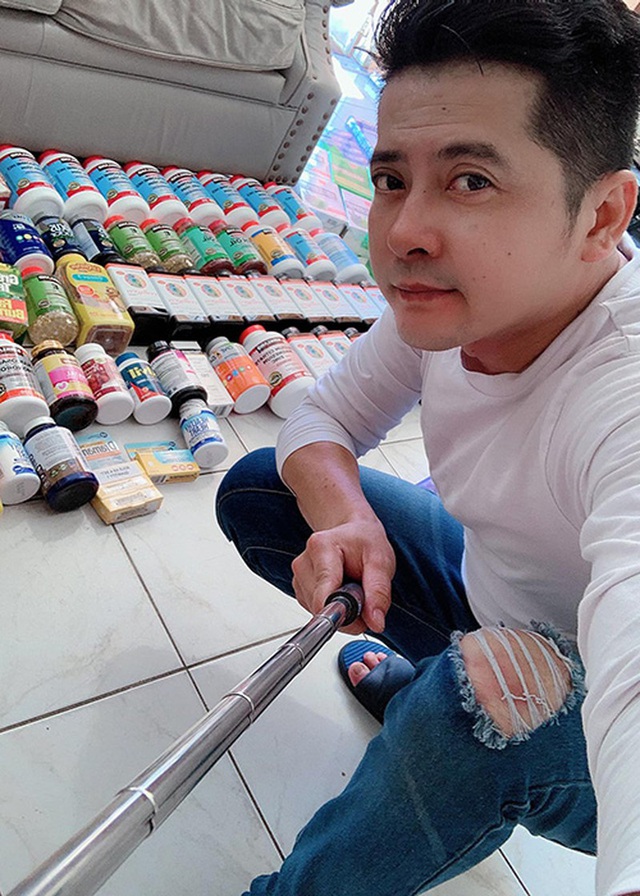 cuoc song vat va cua nghe si viet tai my 1
