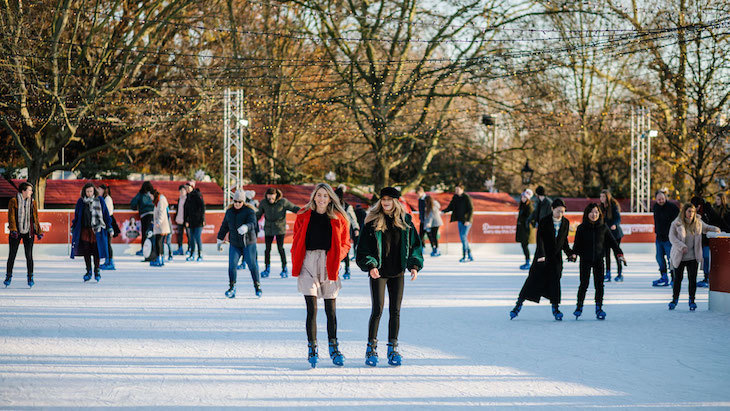 san truot bang ice rink london 1