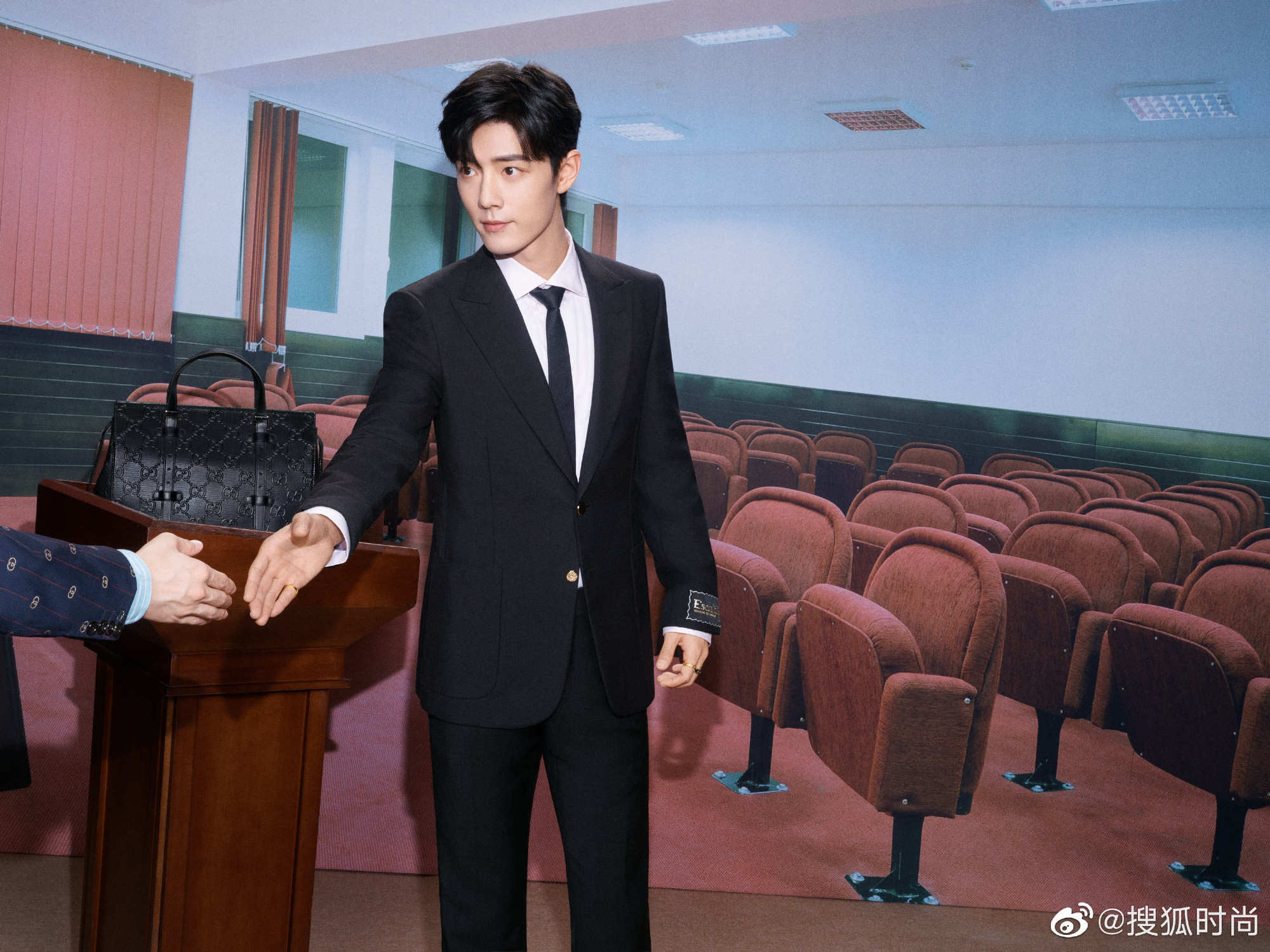 tieu chien dai dien thuong hieu gucci 1