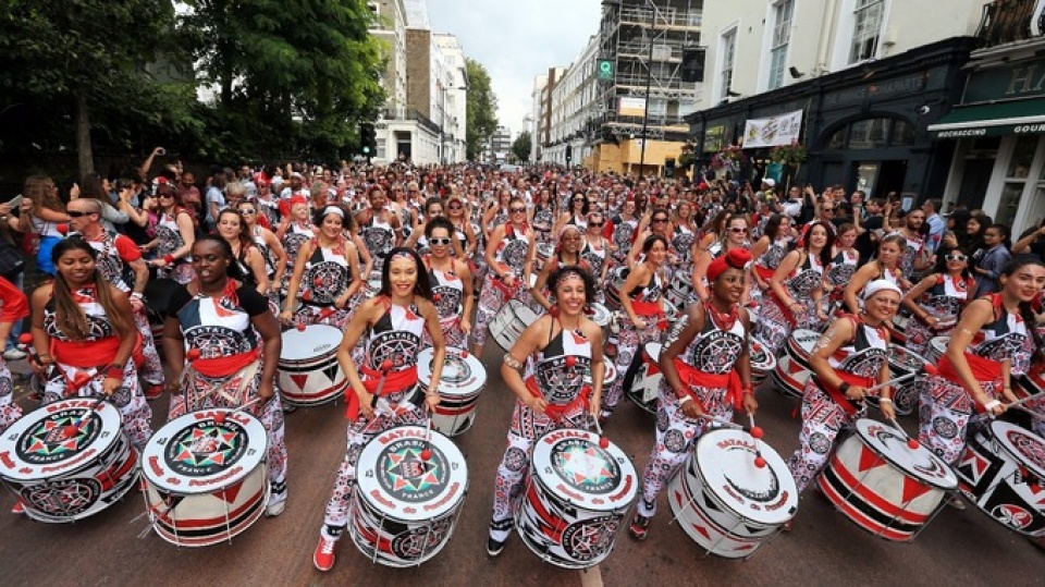 100 hoat dong mien phi o london 1