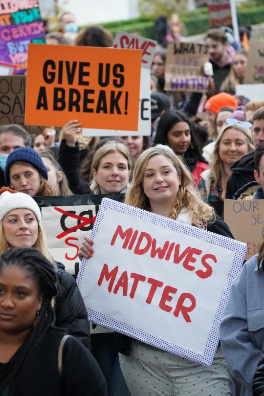 24midwives1