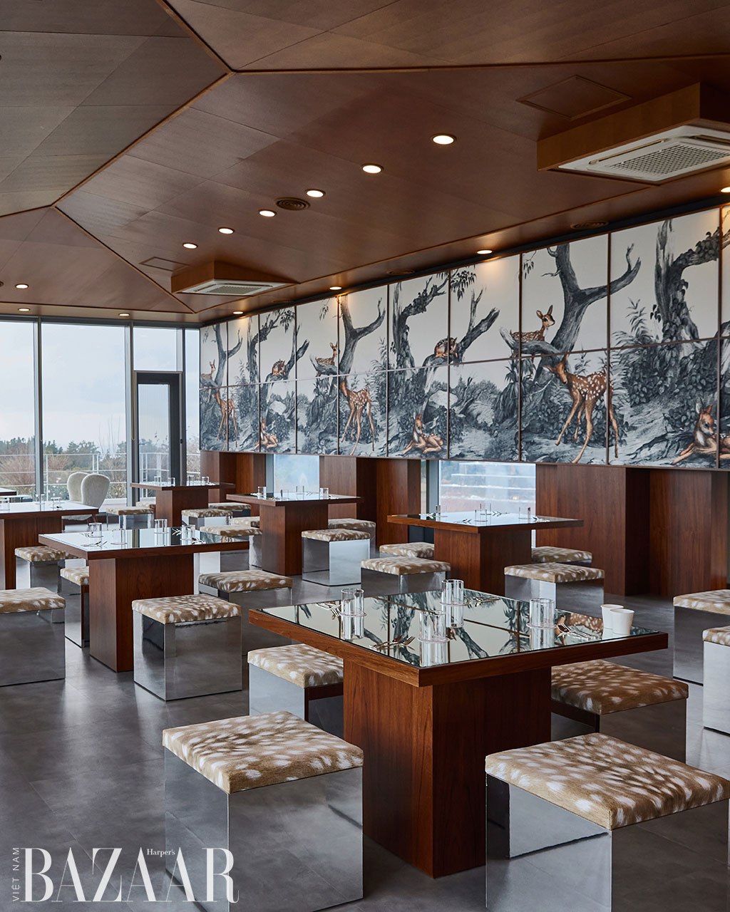 pop up trang guong cua burberry tai han quoc 0