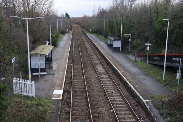 Upton train station nha ga ma o merseyside 1