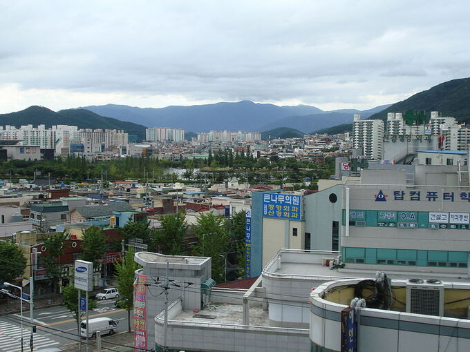 800px Gimhae west 7481 1610099975