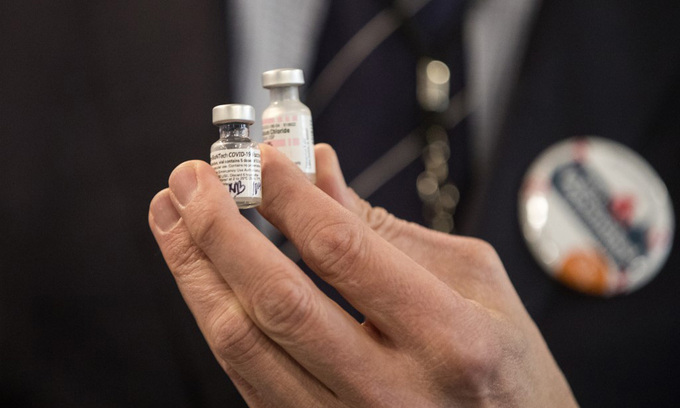 hong vaccine covid