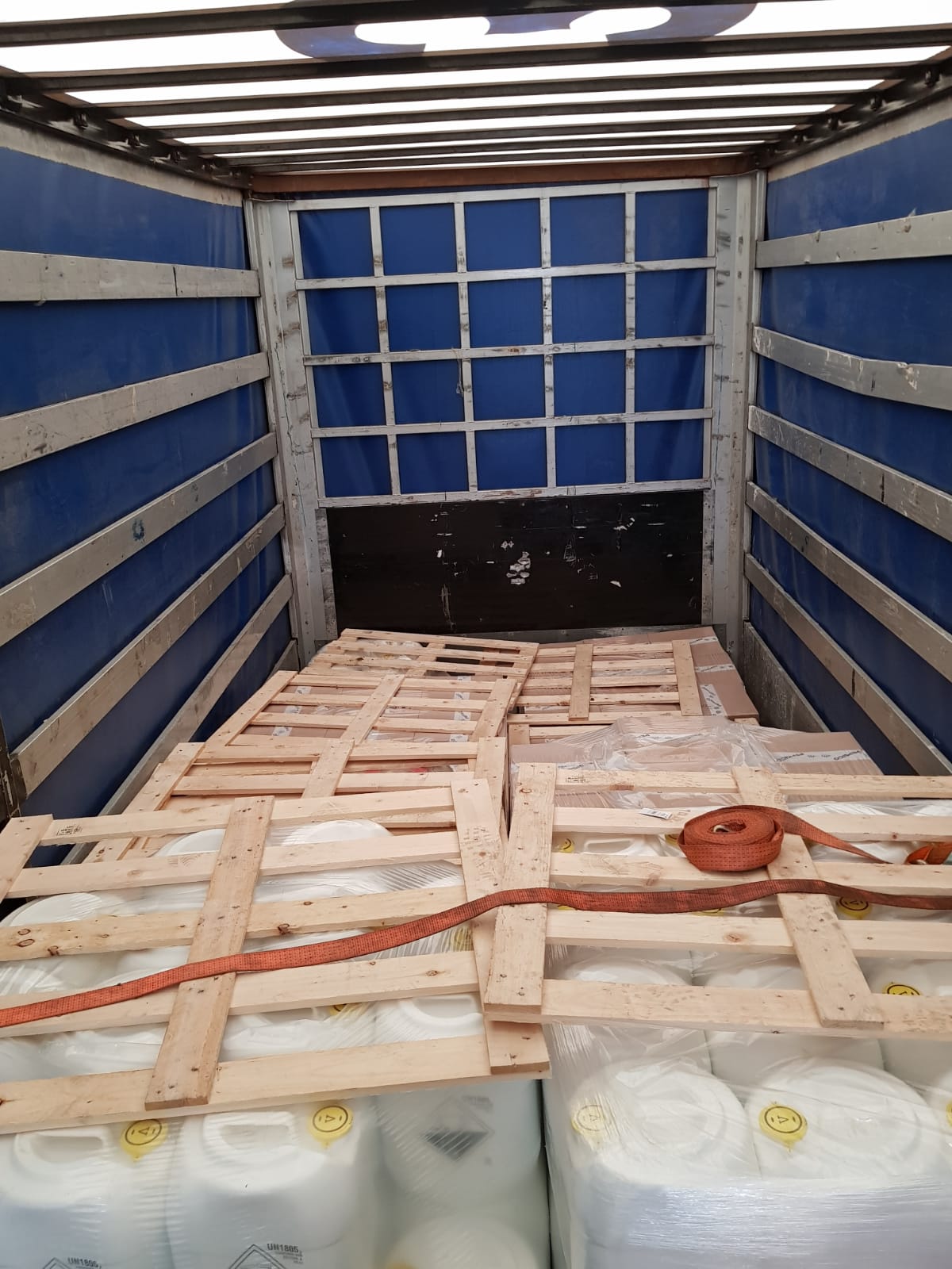 0 M25 Lorry 2 inside 1