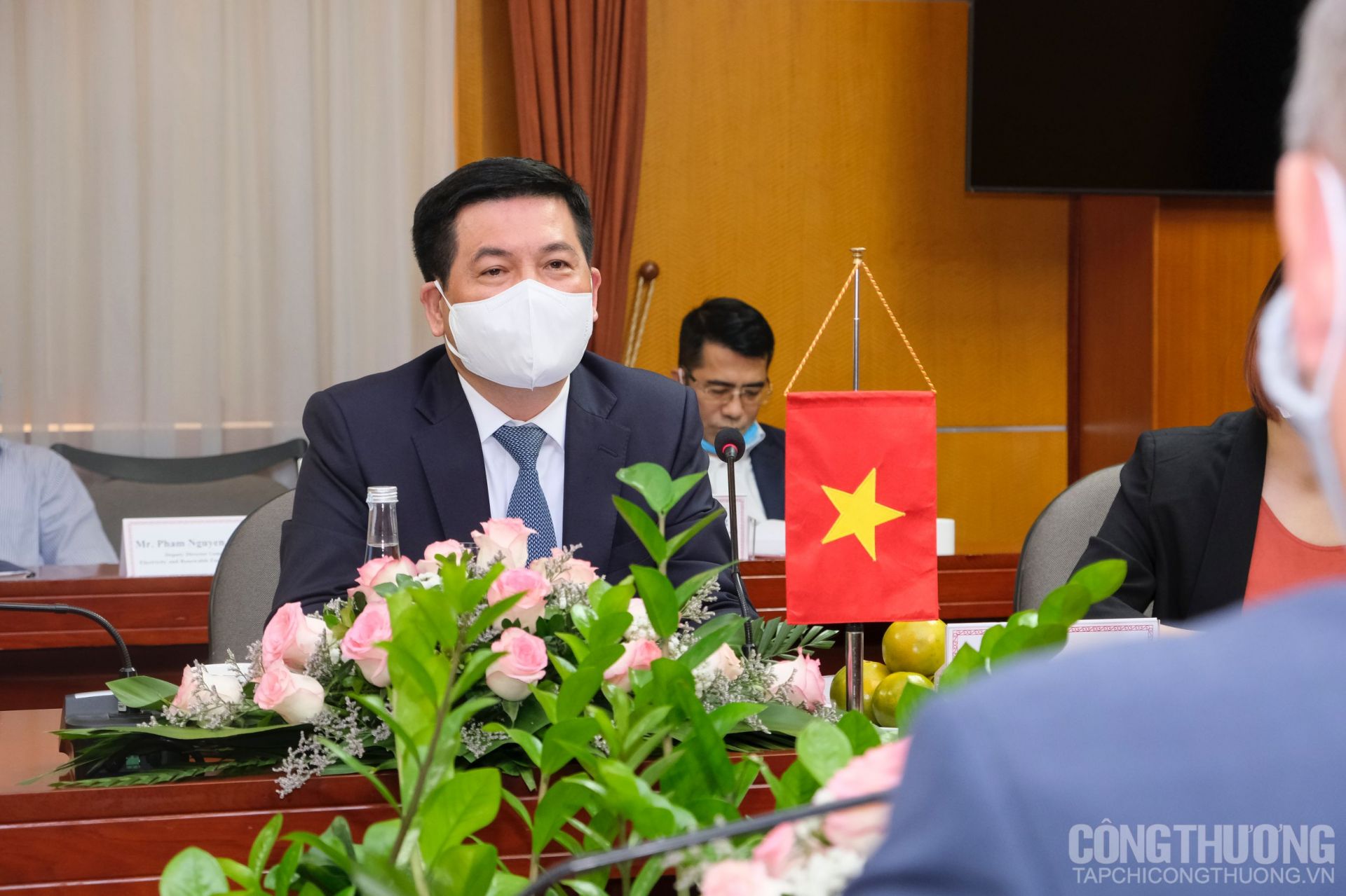 bo cong thuong tiep dai su anh 1