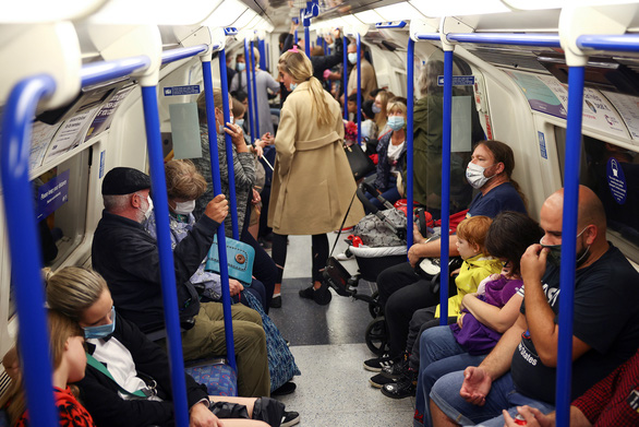 tau dien ngam london