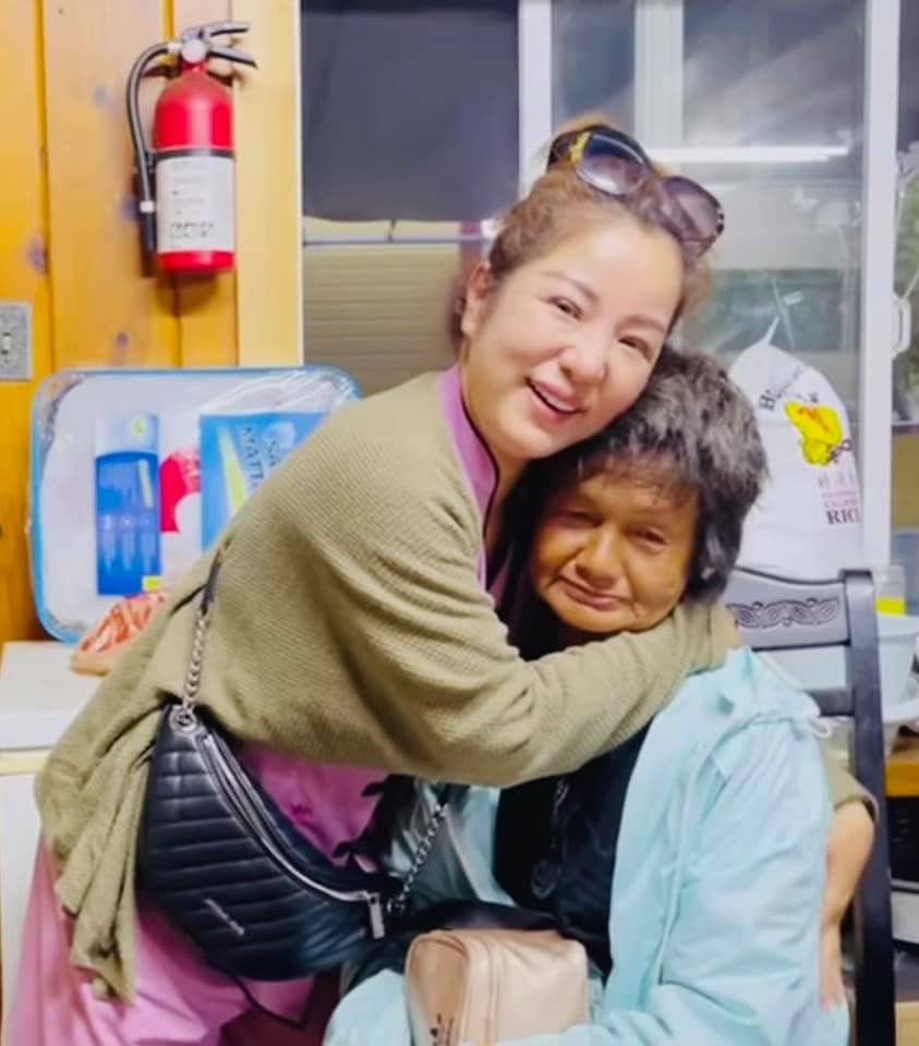 thuy nga danh dap kim ngan 1