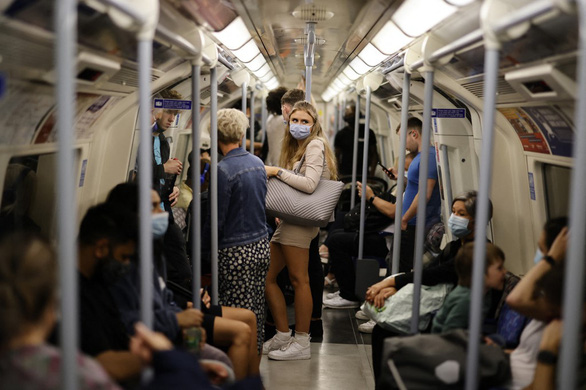 corona anh london underground 9821 afp 1628650579736713073471