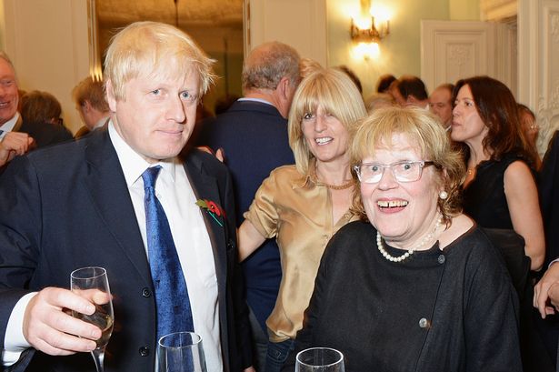 me ong boris johnson qua doi
