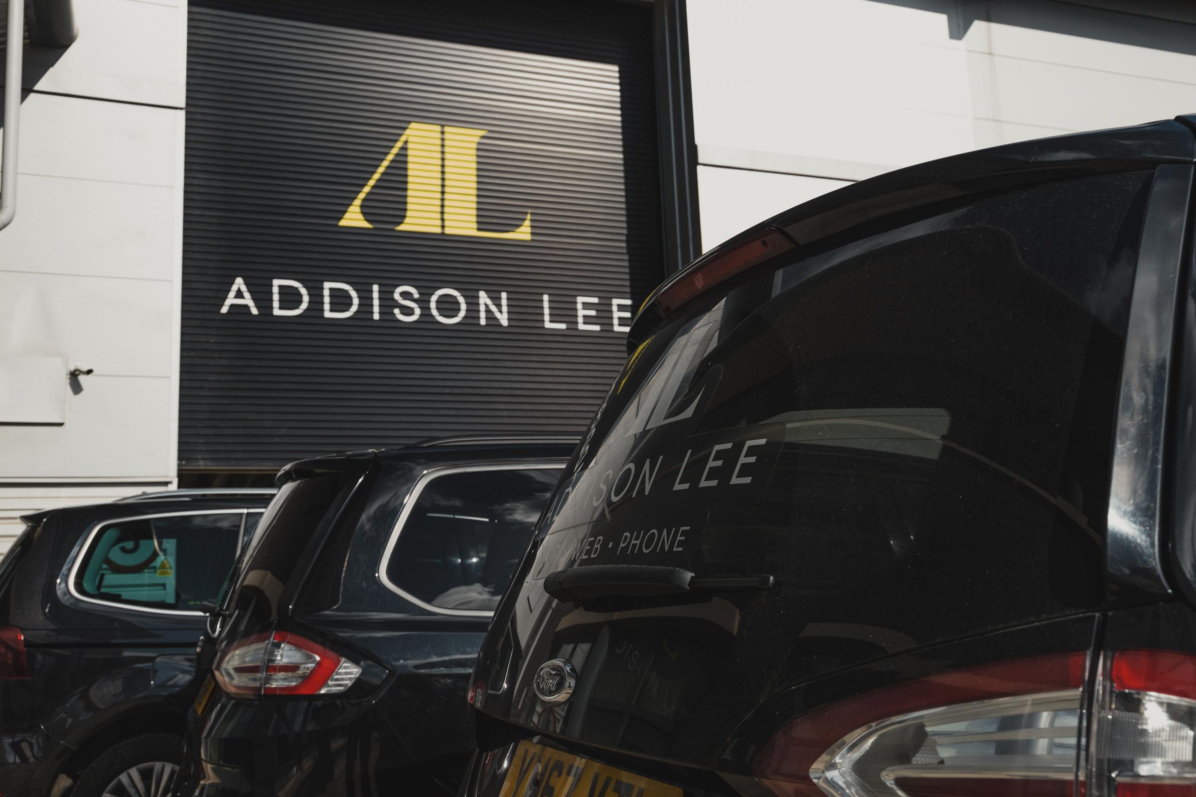 tim viec lam o london addison lee tuyen dung