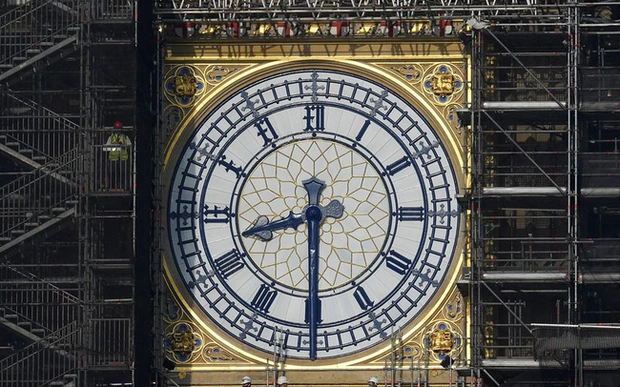 dong ho big ben vang tro lai