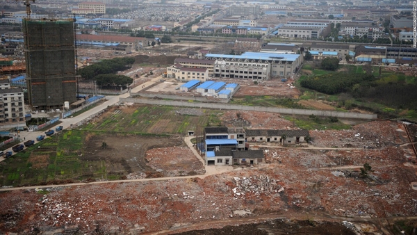 nha khong chiu di doi 1