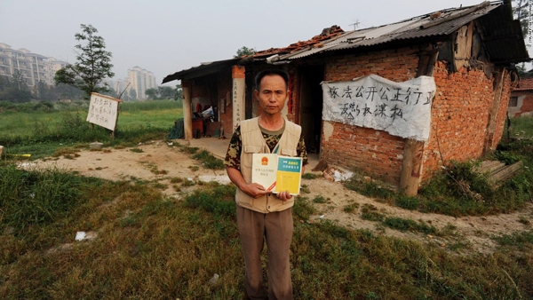 nha khong chiu di doi 1