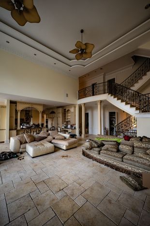 3 PAY h MDRUM Lost Millionaire Mansion 16