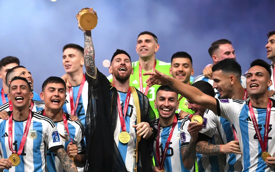ao choang bisht messi 2