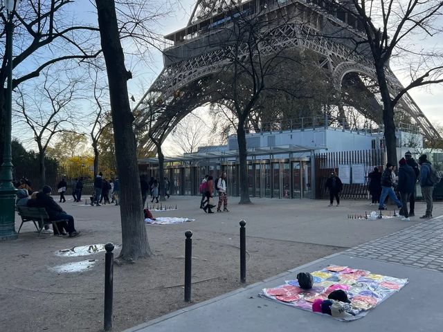 that vong voi thap eiffel 1