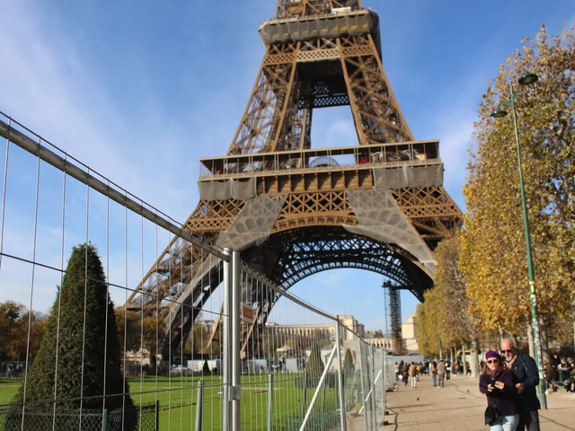 that vong voi thap eiffel 1