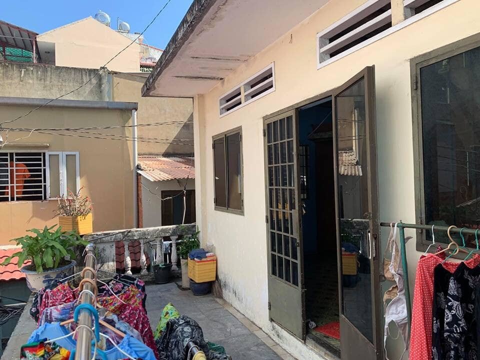 vo chong lon tuoi cai tao nha 25