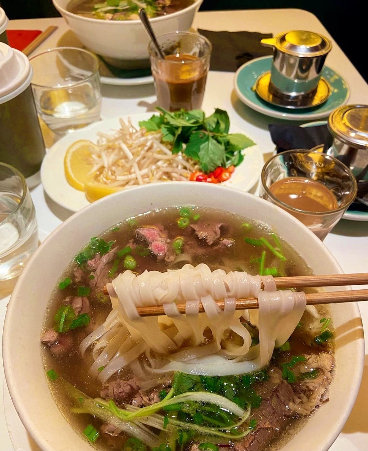 nha hang viet o anh va chau au 2