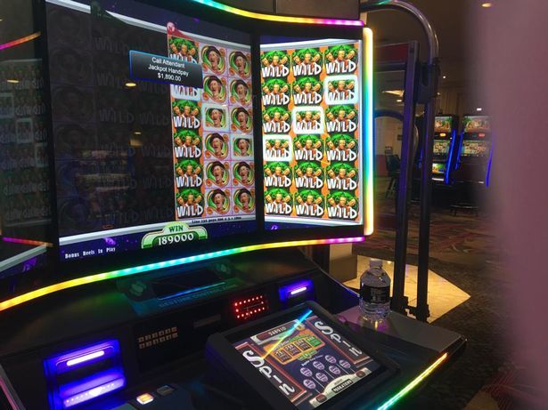tan gia bai san vi poker