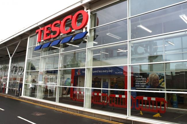 tesco ngung ban khan uot