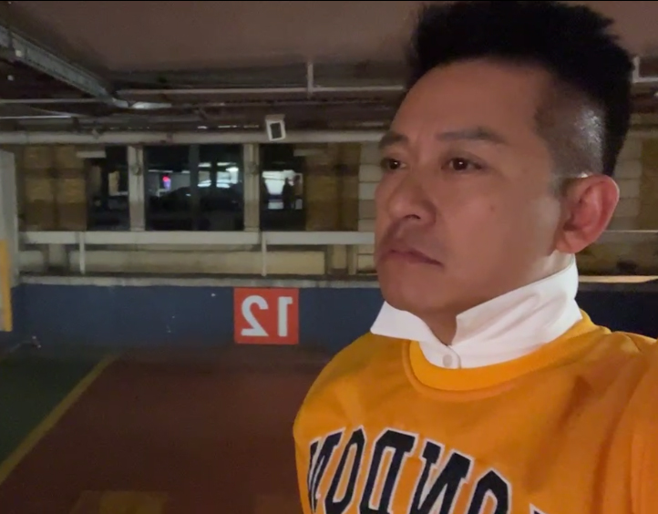 tuan hung bi dap vo kinh xe o london 1