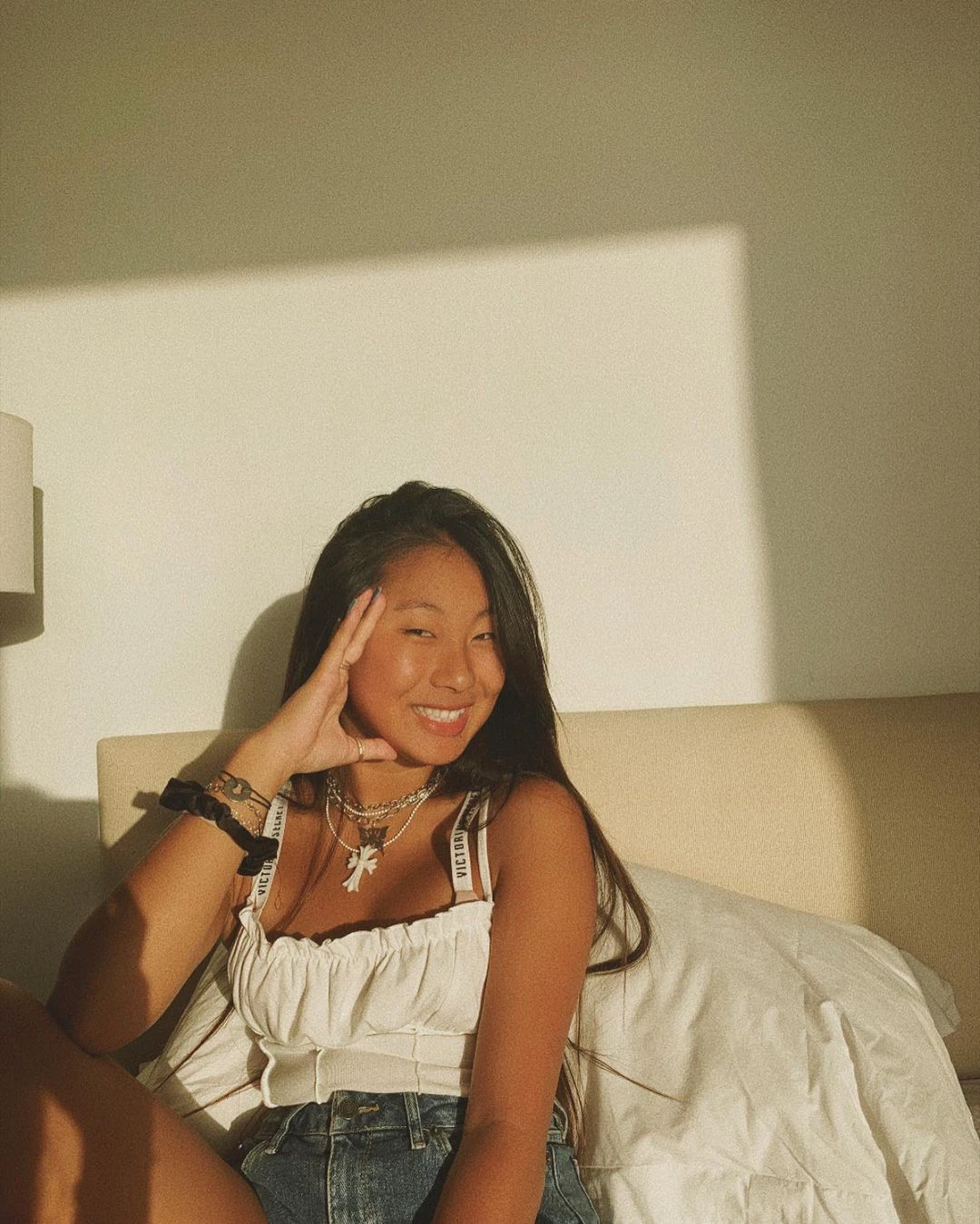 Jade Hallyday danh ca nguoi phap nhan nuoi 1