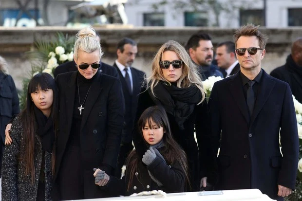 Jade Hallyday danh ca nguoi phap nhan nuoi 1