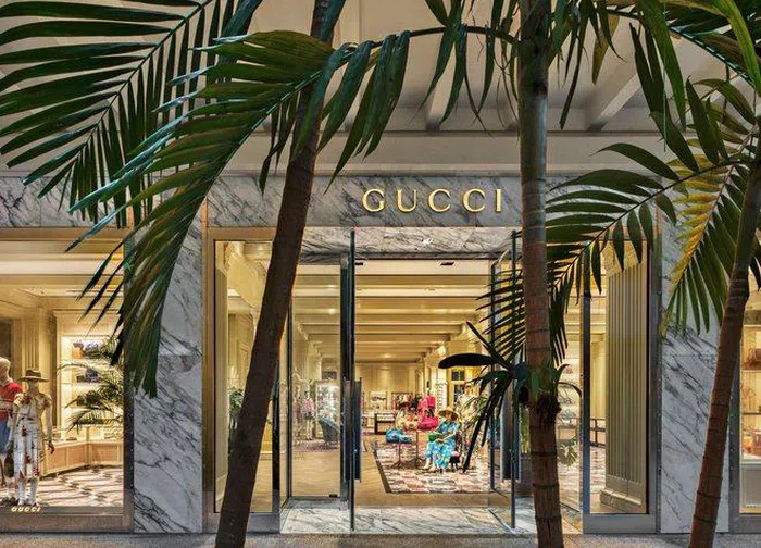 gucci thanh toan bang tien ao 1