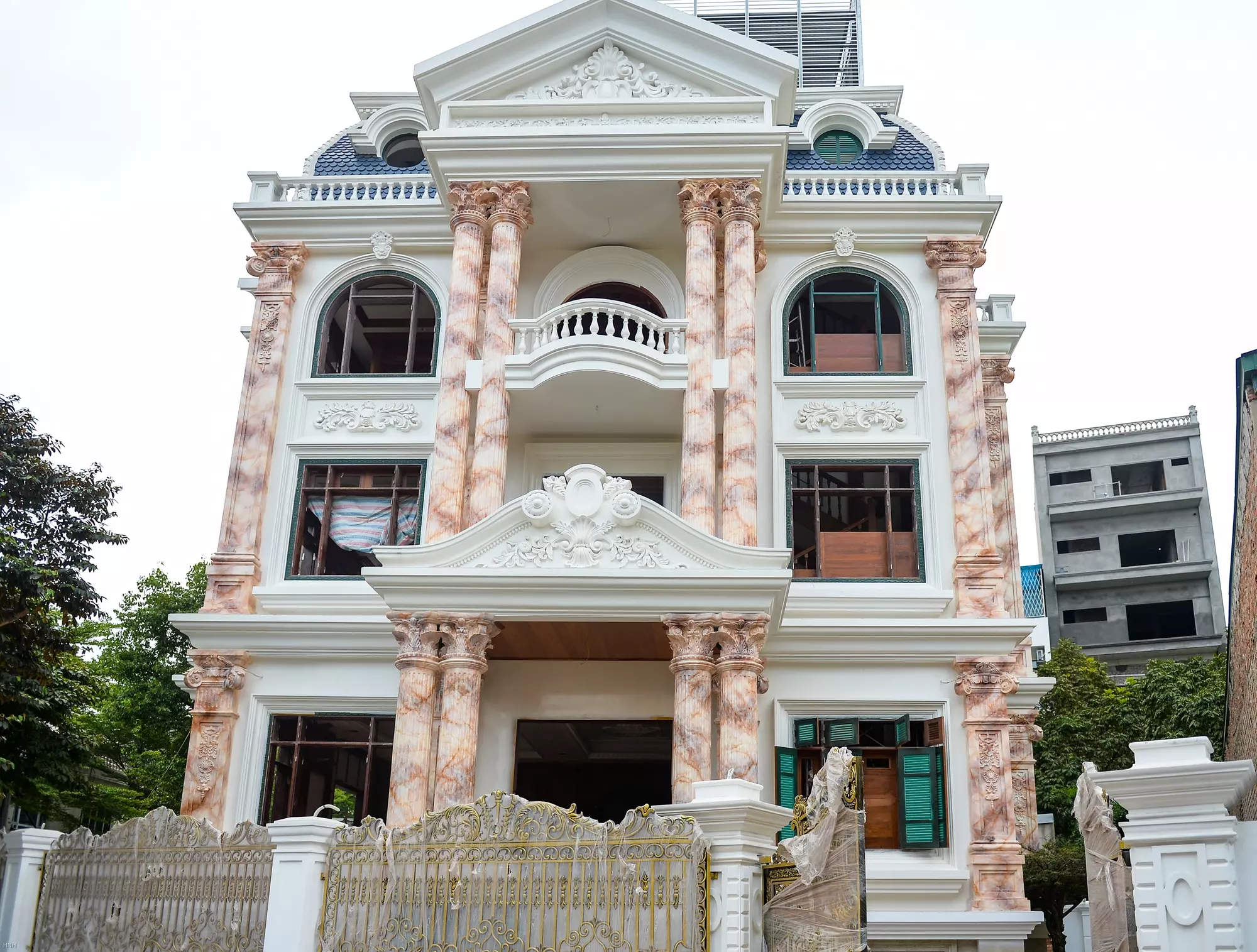 lau dai o lang nanh gia lam 1
