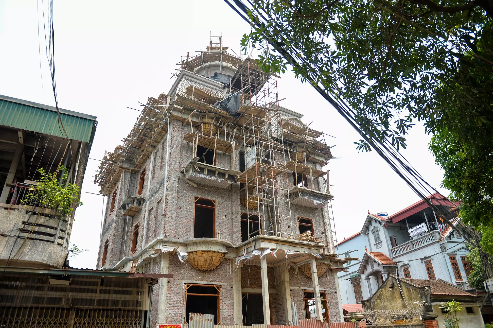 lau dai o lang nanh gia lam 1