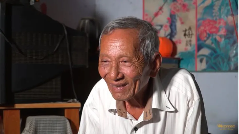 me buong tay trong chieu chay loan 1