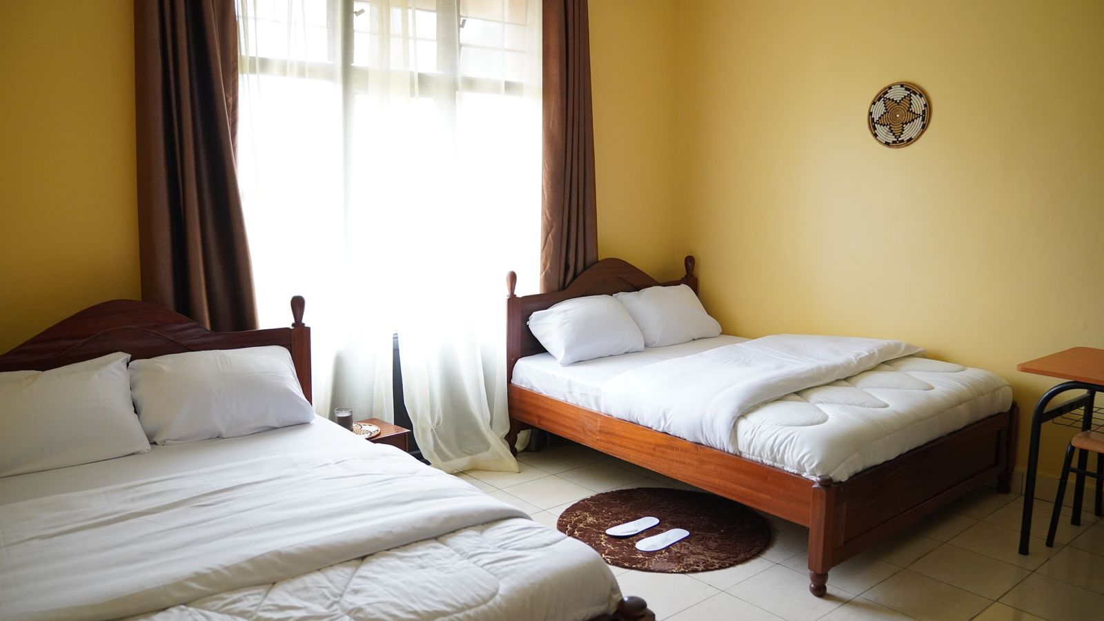 nhom nguoi ti nan dau tien den rwanda