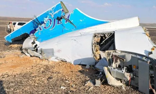 roi may bay egyptair 1