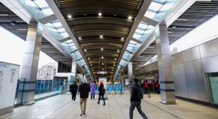 tau dien ngam crossrail 2