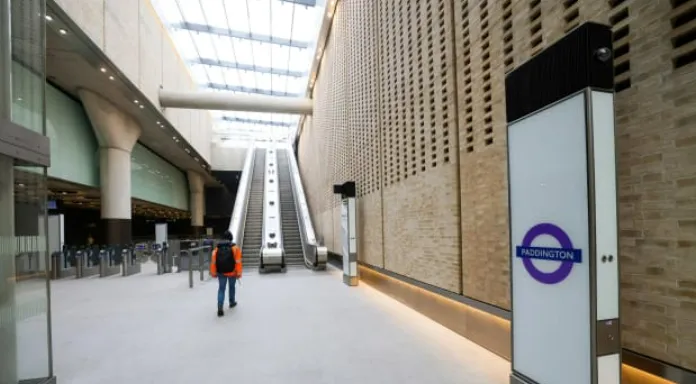 tau dien ngam crossrail 2