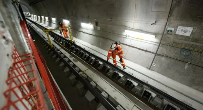tau dien ngam crossrail 2