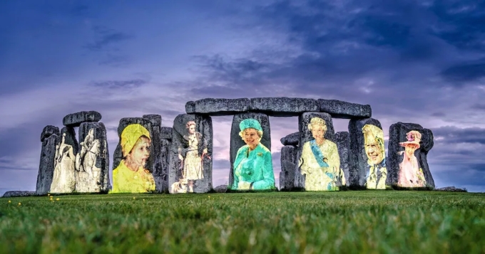 Hinh anh nu hoang o Stonehenge