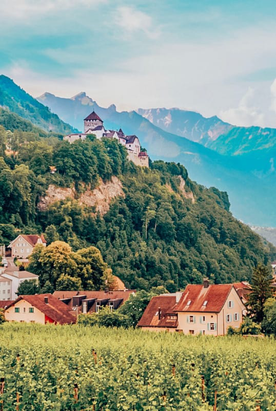 Liechtenstein giau nhat the gioi 1