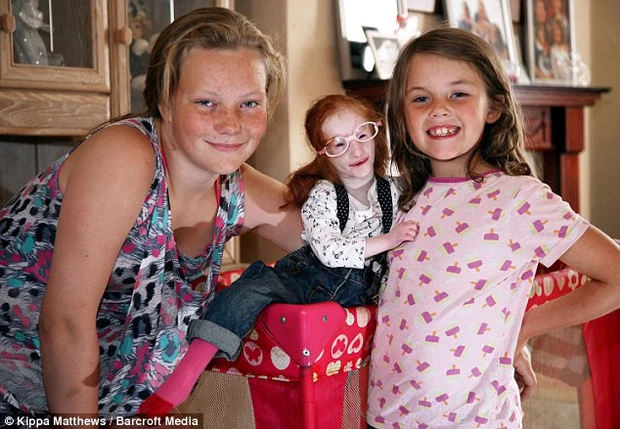be gai nho nhat the gioi Charlotte Garside 1