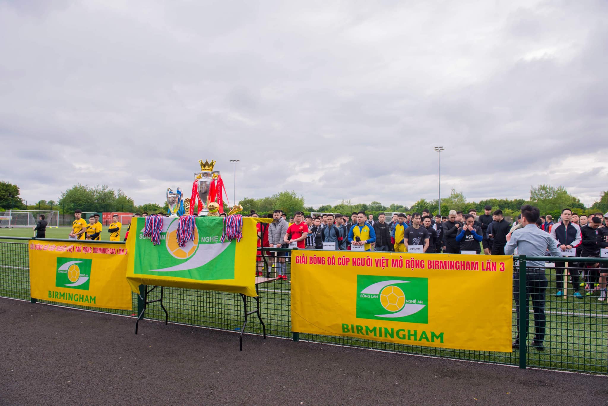cup bong da nguoi viet tai birmingham 24