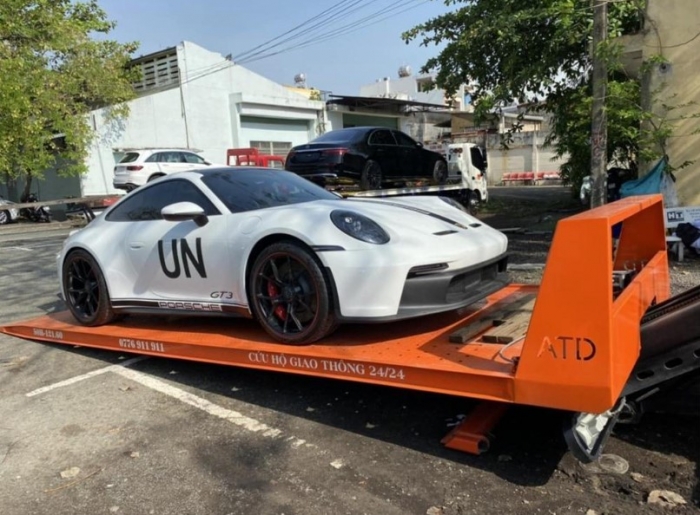 dang le nguyen vu choi xe 1