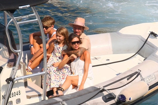 du thuyen david beckham 1